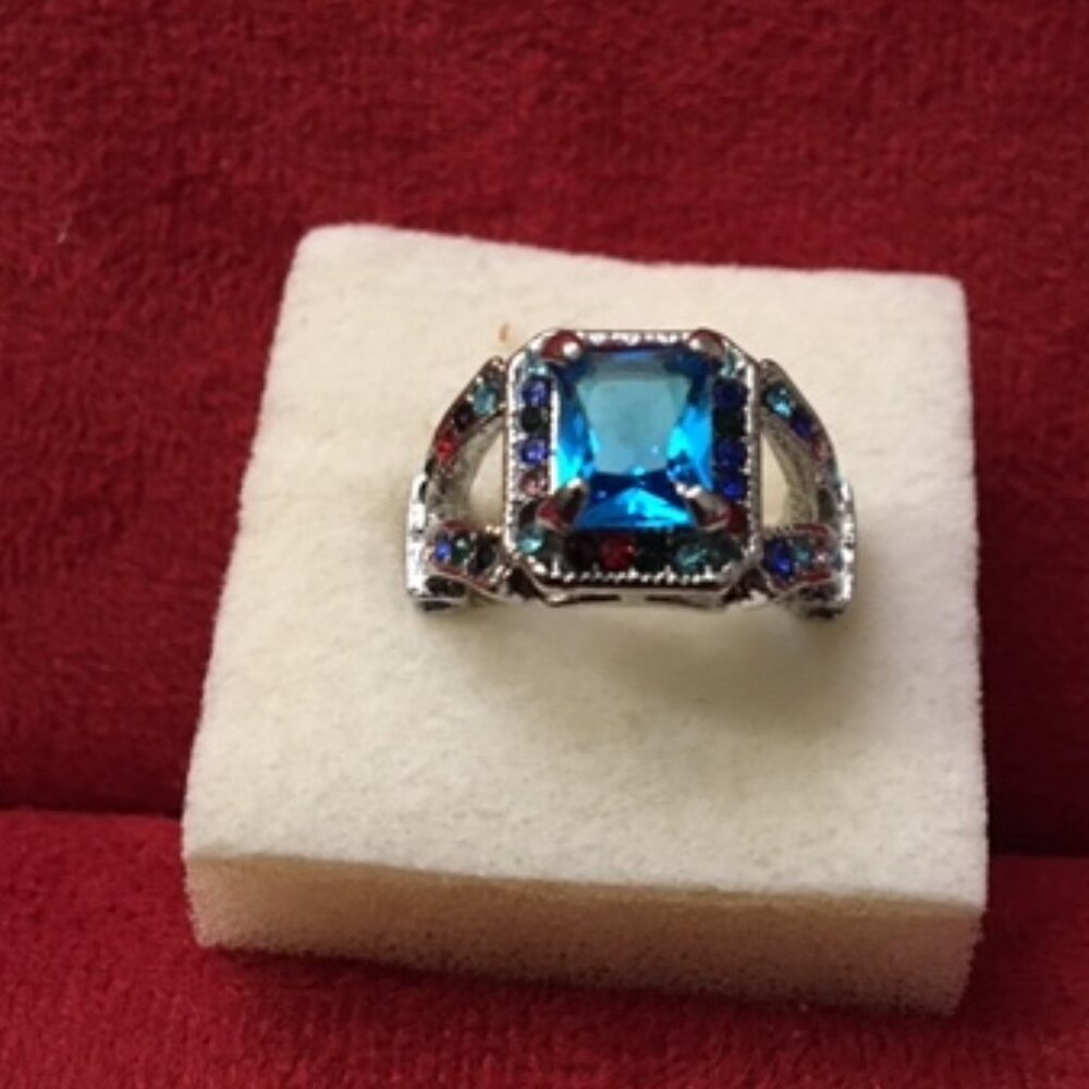 Blue Fashion Gemstone with Multi Color Stones on Side Silver Tone Ring Size 7